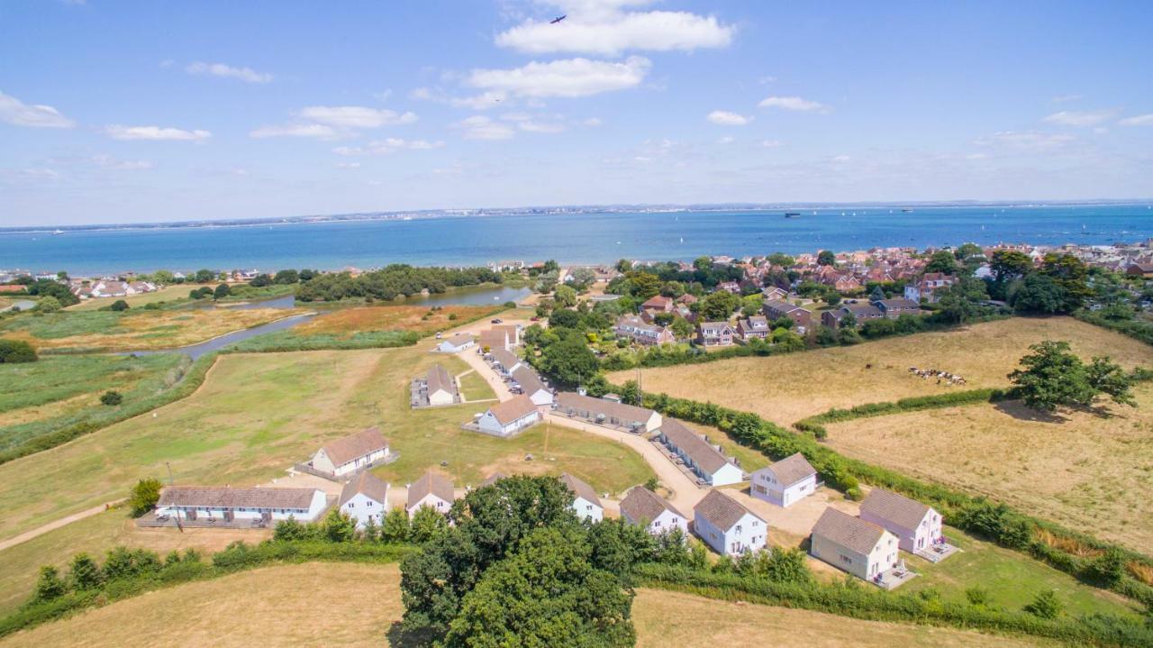 Seaview Holidays - Salterns Village Exteriör bild